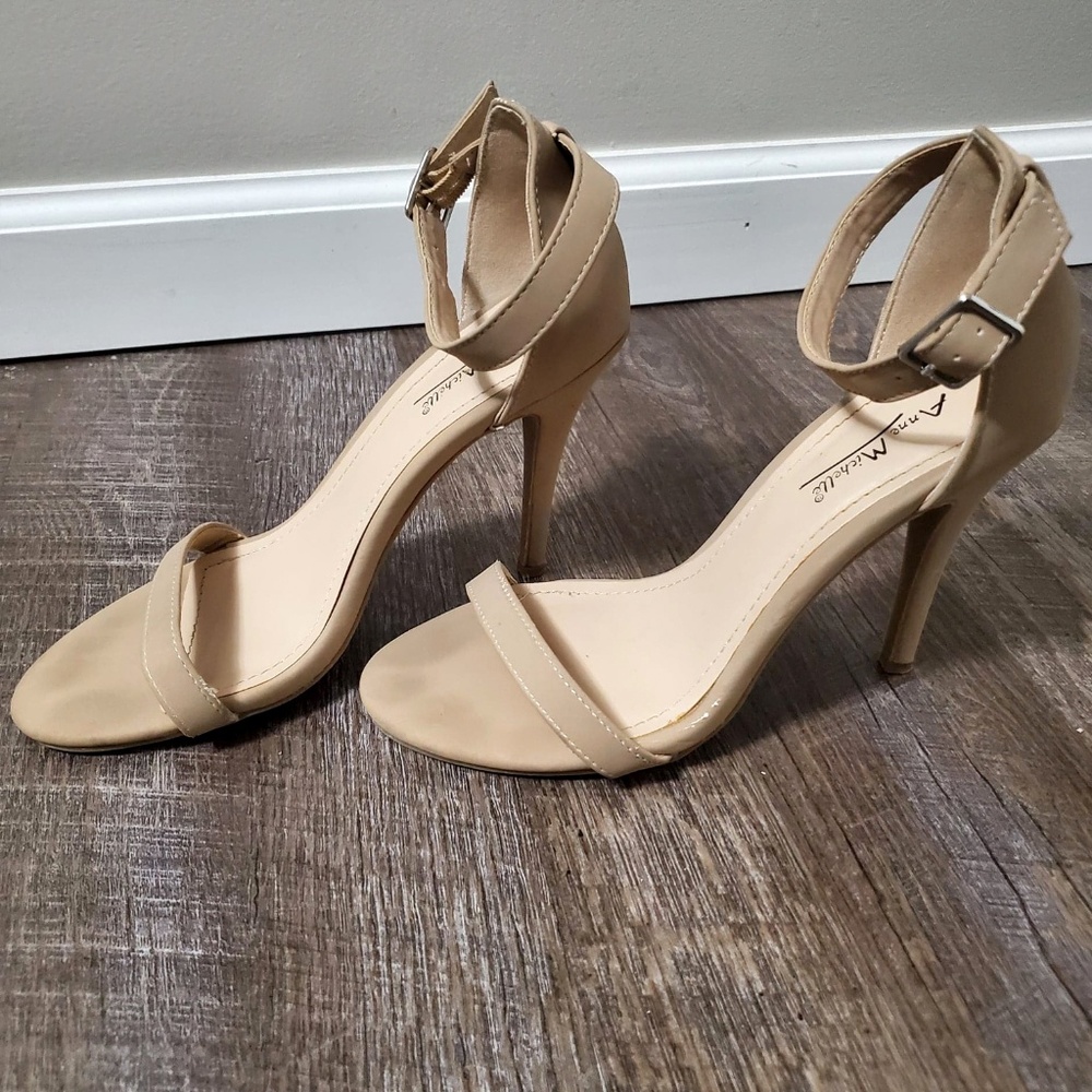 Anne Michelle Tan Ankle strap heels Size 8